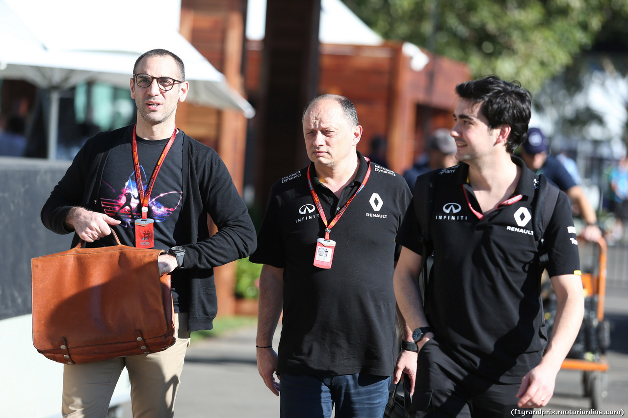 GP AUSTRALIA, 17.03.2016 - Cyril Abiteboul (FRA) Renault Sport F1 Managing Director (L)