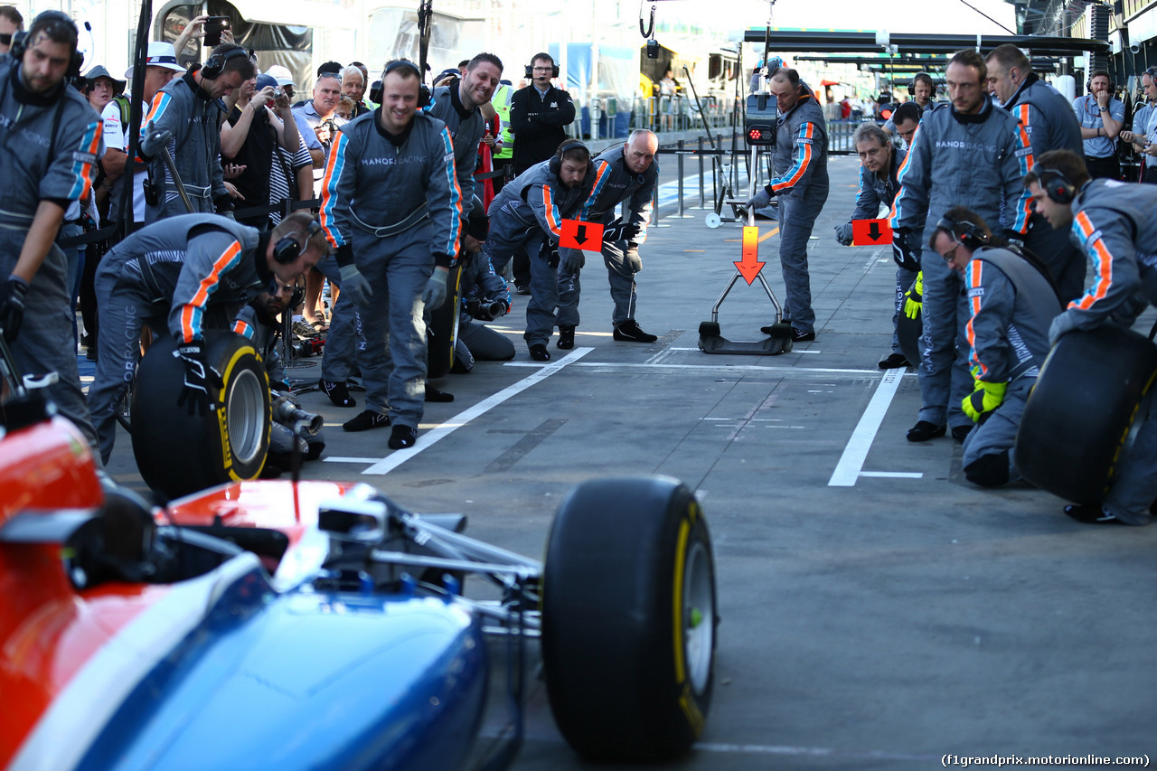 GP AUSTRALIA, 17.03.2016 -  Manor Racing meccanici