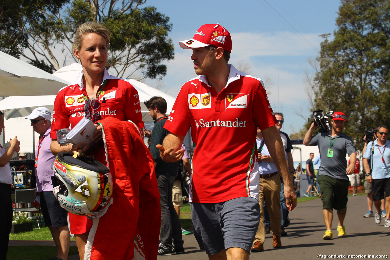 GP AUSTRALIA, 17.03.2016 - Britta Roeske (AUT) Ferrari Press Officer e Sebastian Vettel (GER) Ferrari SF16-H