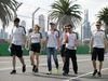 GP AUSTRALIA, Esteban Gutierrez (MEX) Haas F1 Team walks the circuit with the team.
16.03.2016.