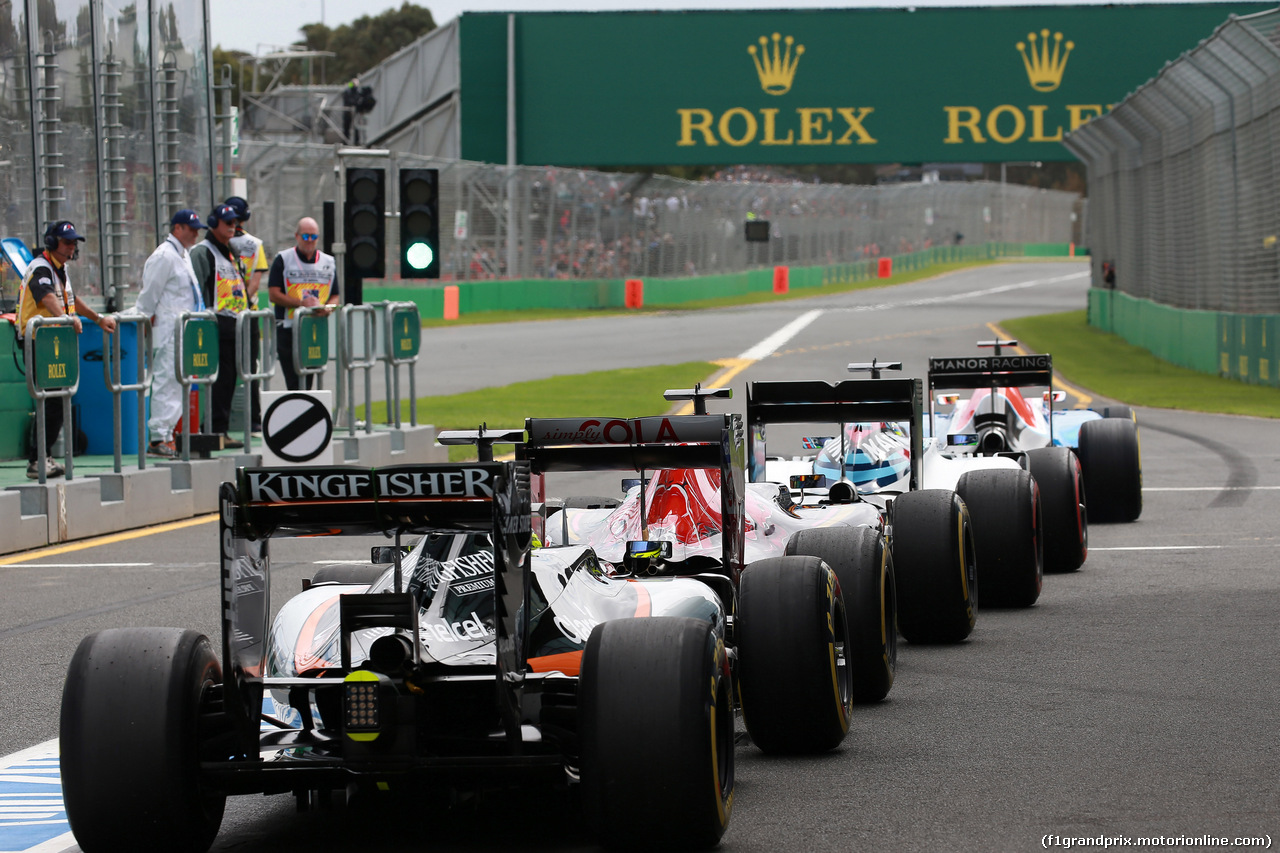 GP AUSTRALIA, 19.03.2016 - Prove Libere 3, Sergio Perez (MEX) Sahara Force India F1 VJM09 e Carlos Sainz Jr (ESP) Scuderia Toro Rosso STR11