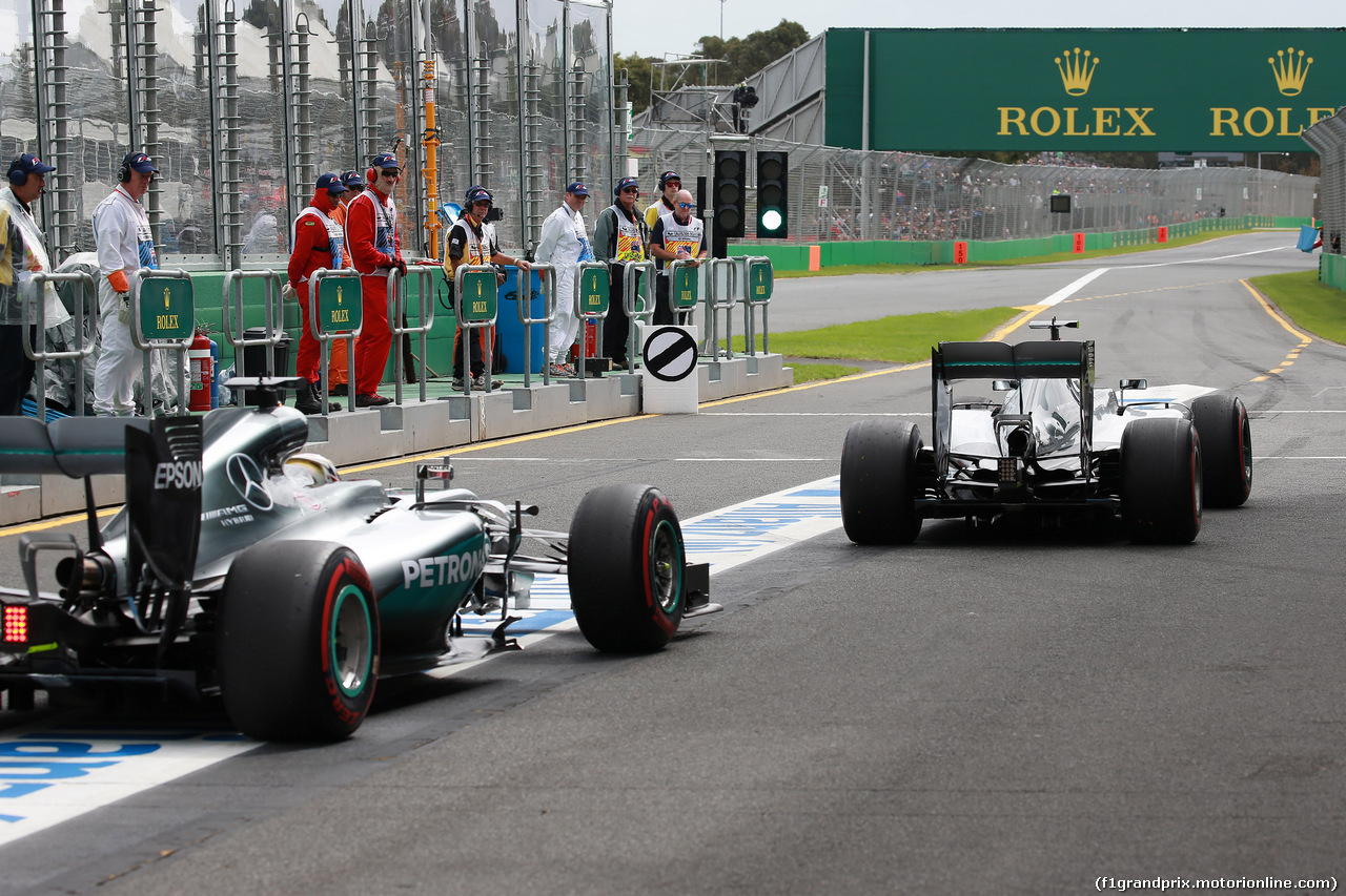 GP AUSTRALIA, 19.03.2016 - Prove Libere 3, Lewis Hamilton (GBR) Mercedes AMG F1 W07 Hybrid e Nico Rosberg (GER) Mercedes AMG F1 W07 Hybrid