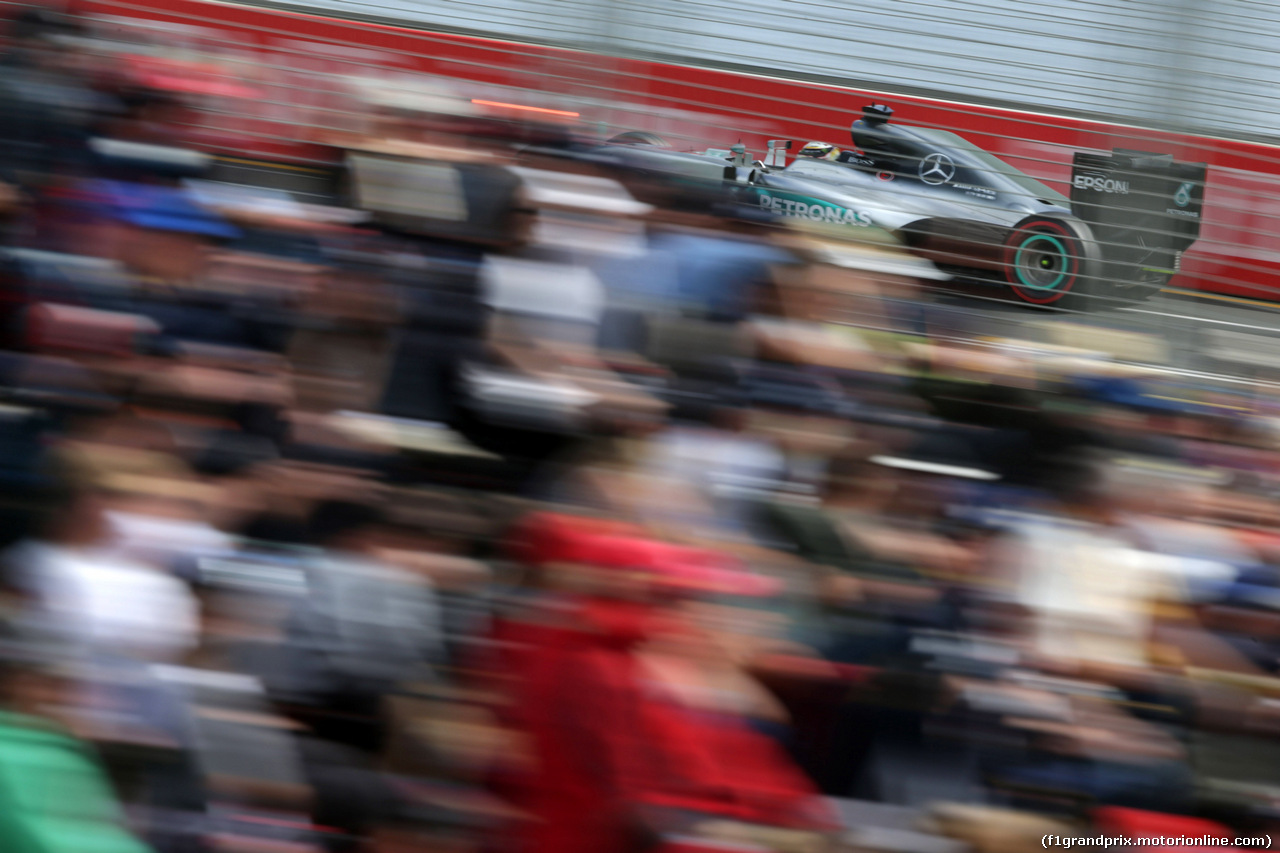 GP AUSTRALIA, 19.03.2016 - Prove Libere 3, Lewis Hamilton (GBR) Mercedes AMG F1 W07 Hybrid