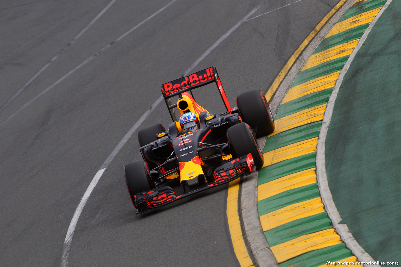 GP AUSTRALIA, 19.03.2016 - Qualifiche, Daniel Ricciardo (AUS) Red Bull Racing RB12