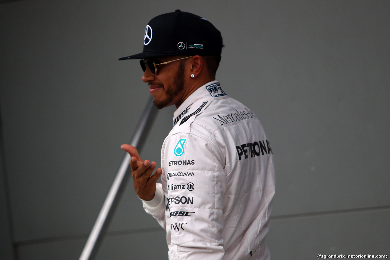 GP AUSTRALIA, 19.03.2016 - Qualifiche, Lewis Hamilton (GBR) Mercedes AMG F1 W07 Hybrid pole position