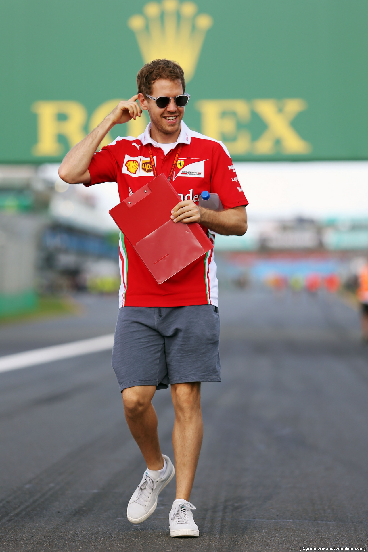 GP AUSTRALIA, Sebastian Vettel (GER) Ferrari walks the circuit.
16.03.2016.