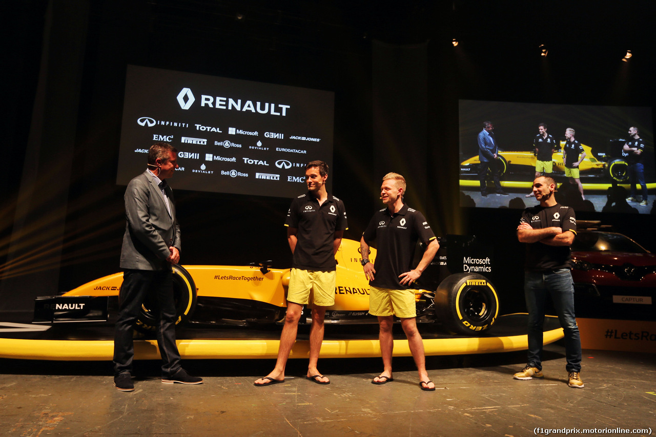 GP AUSTRALIA, (L to R): David Croft (GBR) Sky Sports Commentator, Jolyon Palmer (GBR) Renault Sport F1 Team, Kevin Magnussen (DEN) Renault Sport F1 Team, e Cyril Abiteboul (FRA) Renault Sport F1 Managing Director at the Renault Sport F1 Team RS16 livery reveal.
16.03.2016.