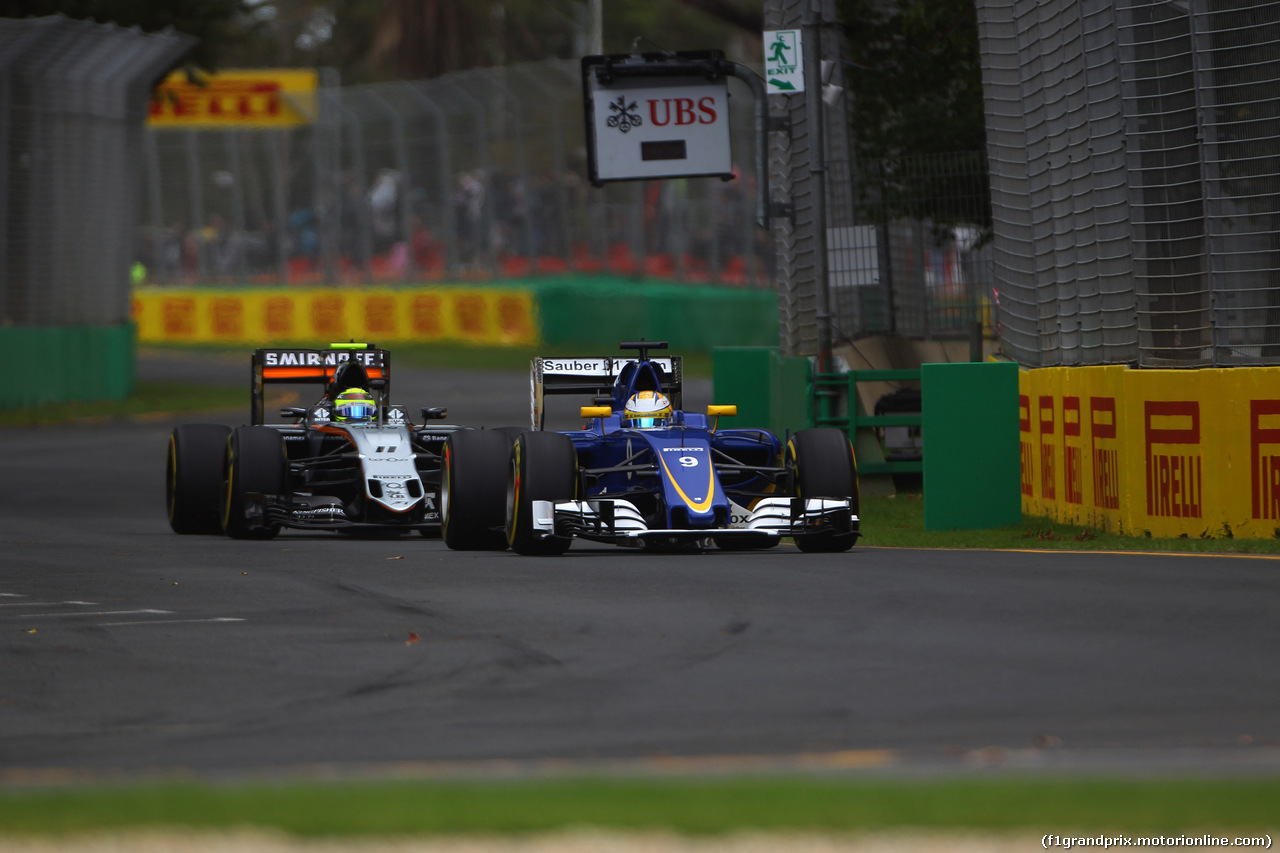 GP AUSTRALIA, 18.03.2016 - Prove Libere 1, Sergio Perez (MEX) Sahara Force India F1 VJM09 e Marcus Ericsson (SUE) Sauber C34
