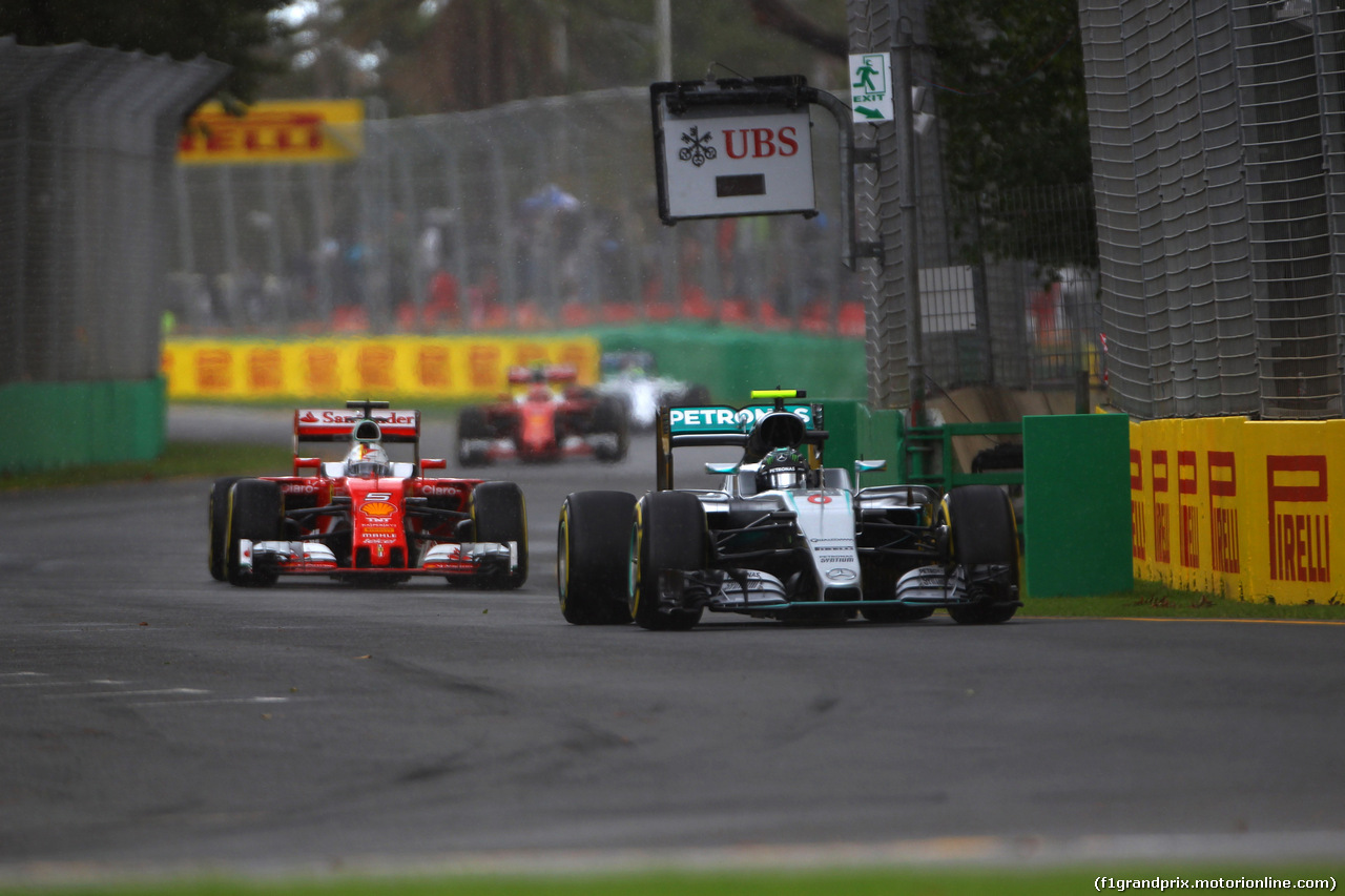 GP AUSTRALIA, 18.03.2016 - Prove Libere 1, Sebastian Vettel (GER) Ferrari SF16-H e Nico Rosberg (GER) Mercedes AMG F1 W07 Hybrid