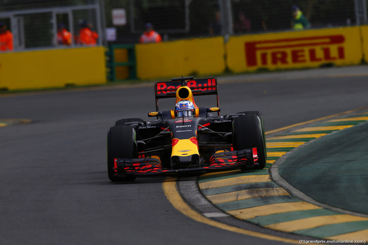 GP AUSTRALIA, 18.03.2016 - Prove Libere 1, Daniel Ricciardo (AUS) Red Bull Racing RB12