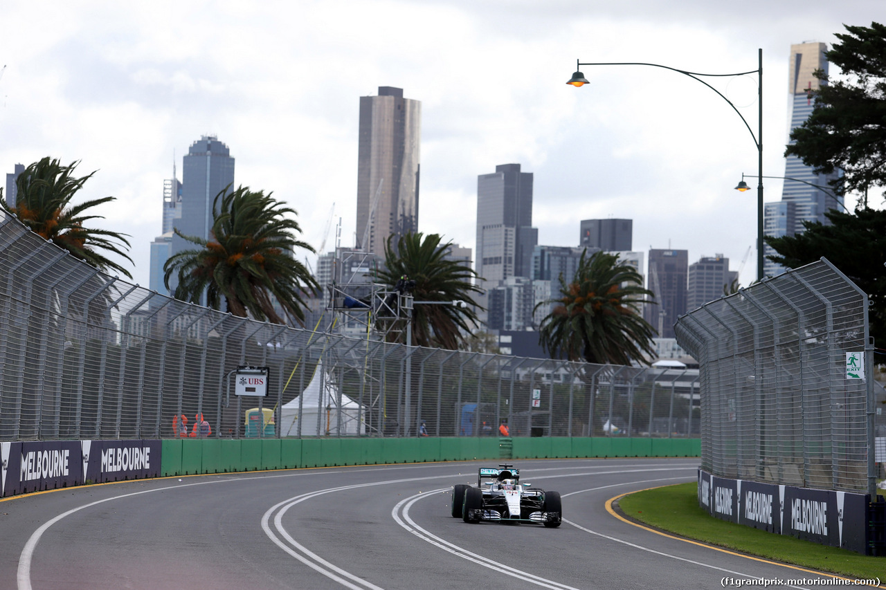 GP AUSTRALIA, 18.03.2016 - Prove Libere 1, Lewis Hamilton (GBR) Mercedes AMG F1 W07 Hybrid