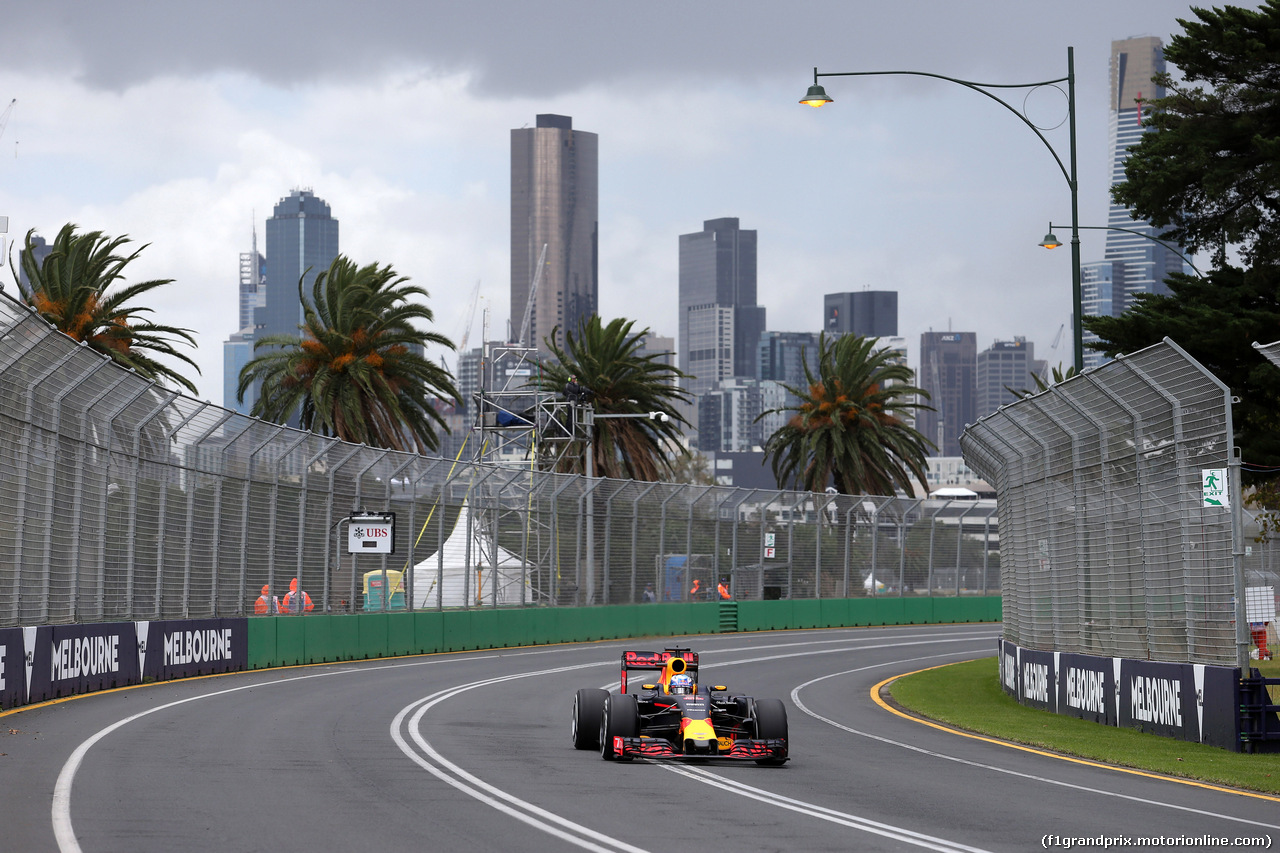 GP AUSTRALIA, 18.03.2016 - Prove Libere 1, dDaniel Ricciardo (AUS) Red Bull Racing RB12