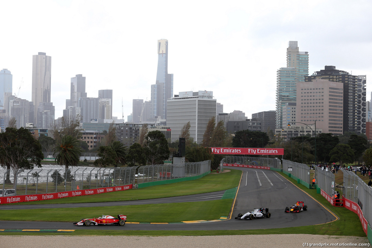 GP AUSTRALIA, 18.03.2016 - Prove Libere 1, Kimi Raikkonen (FIN) Ferrari SF16-H e Felipe Massa (BRA) Williams FW38