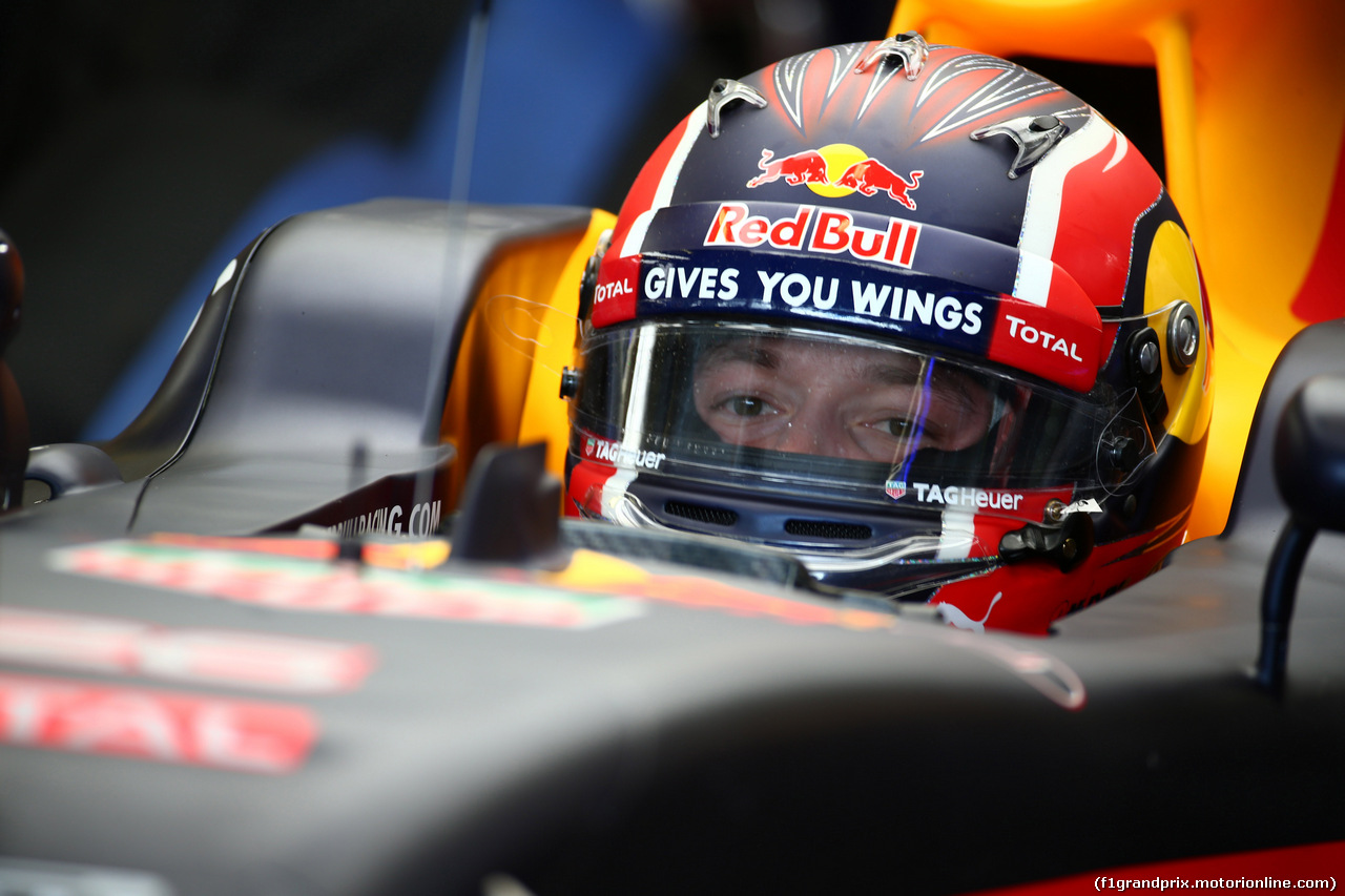 GP AUSTRALIA, 18.03.2016 - Prove Libere 1, Daniil Kvyat (RUS) Red Bull Racing RB12