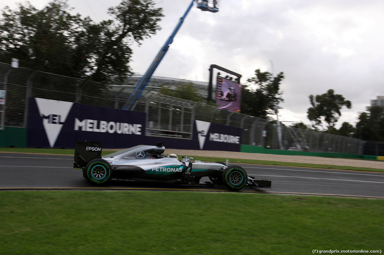 GP AUSTRALIA, 18.03.2016 - Prove Libere 2, Lewis Hamilton (GBR) Mercedes AMG F1 W07 Hybrid