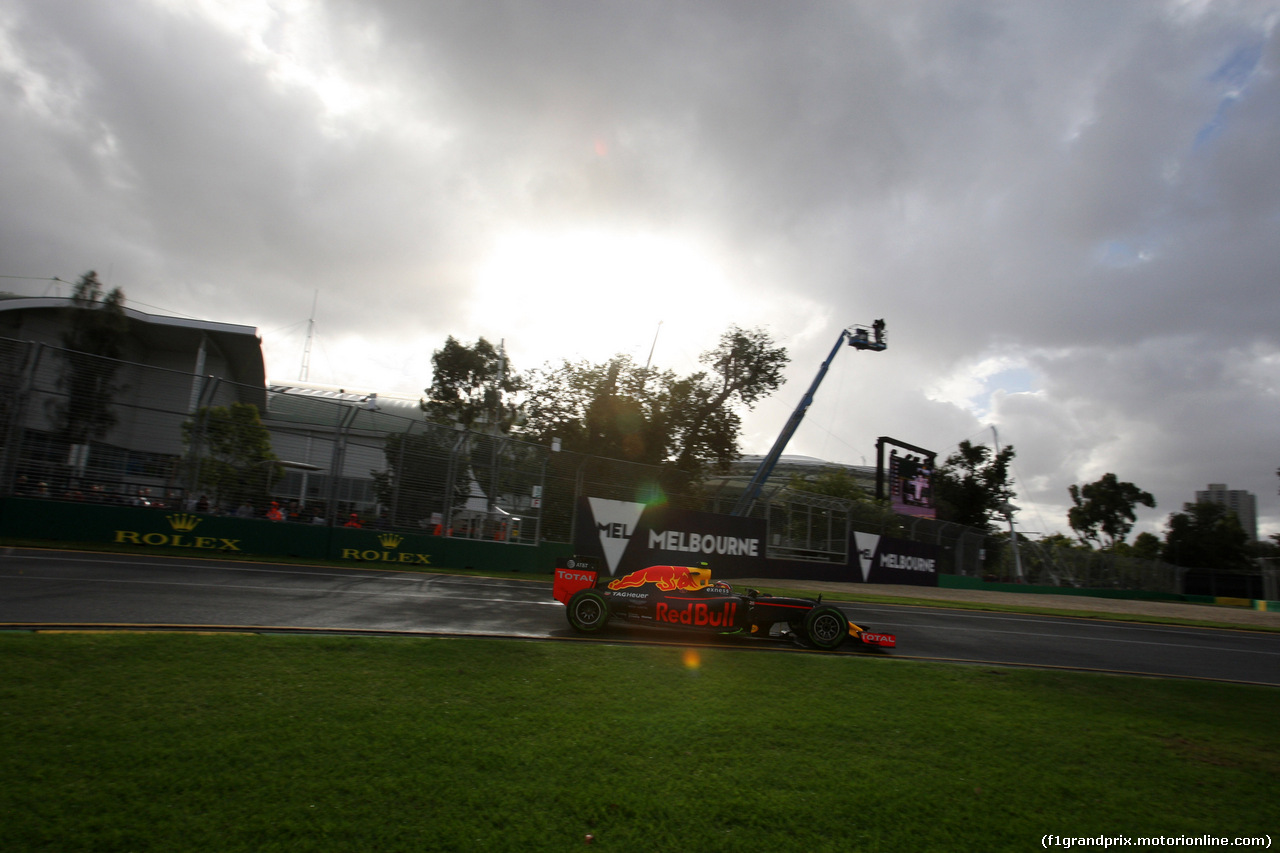 GP AUSTRALIA, 18.03.2016 - Prove Libere 2, Daniil Kvyat (RUS) Red Bull Racing RB12