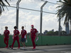 GP AUSTRALIA, Sebastian Vettel (GER) Ferrari walks the circuit with the team.
16.03.2016.