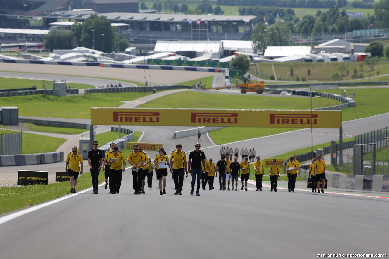 GP AUSTRIA, 30.06.2016- Jolyon Palmer (GBR) Renault Sport F1 Team RS16 walking on the track