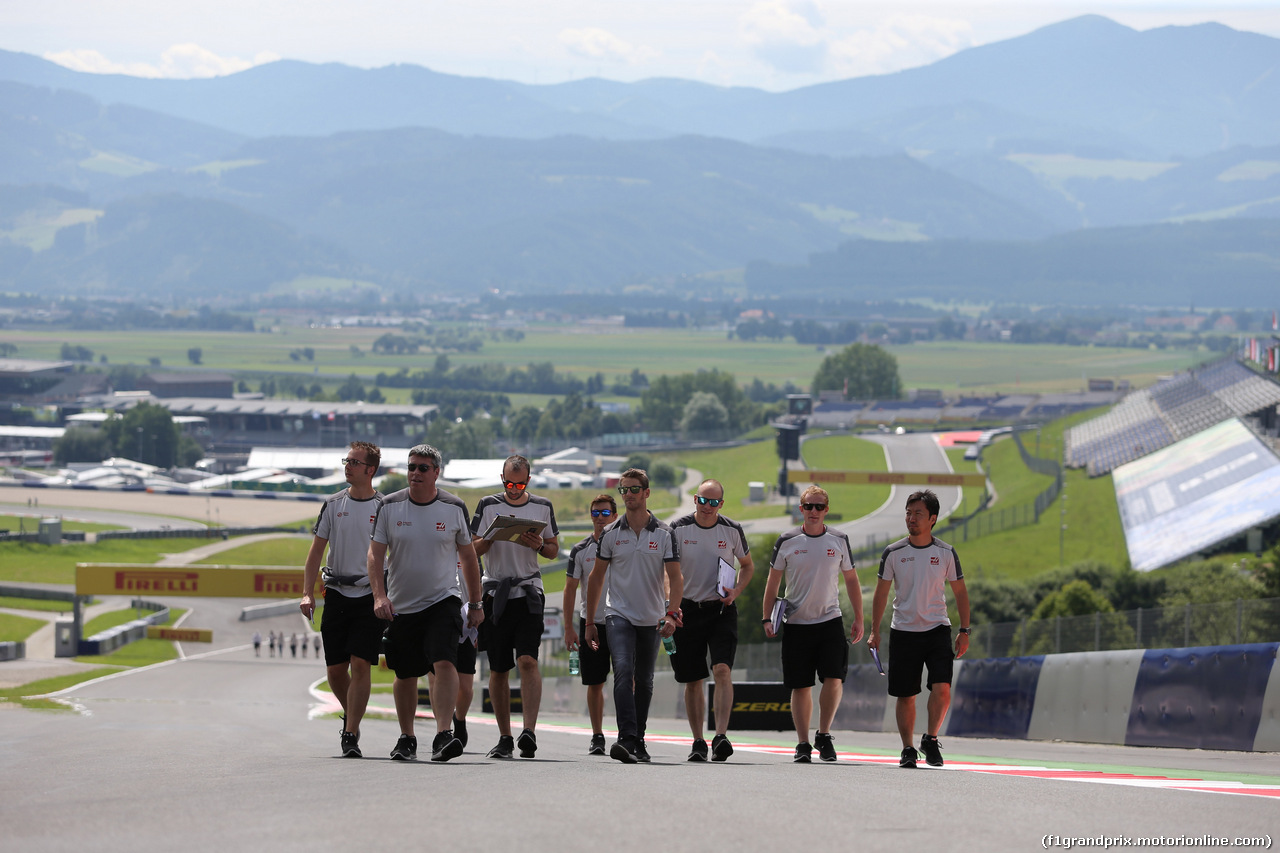GP AUSTRIA, 30.06.2016- Romain Grosjean (FRA) Haas F1 Team VF-16 walking on the track