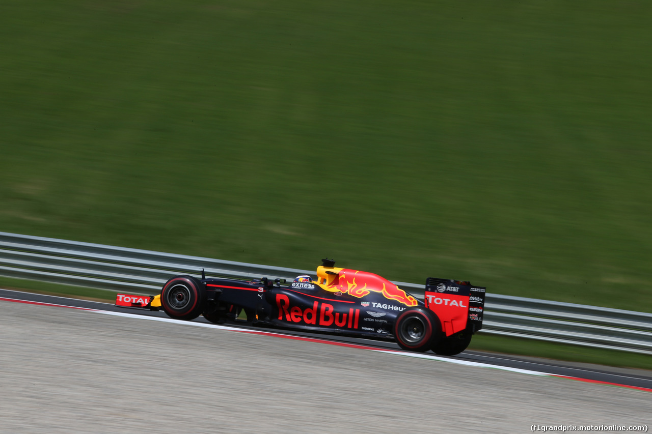 GP AUSTRIA, 01.07.2016 - free Practice 1, Daniel Ricciardo (AUS) Red Bull Racing RB12