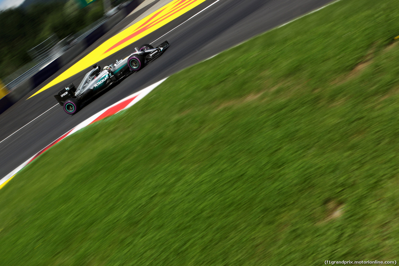 GP AUSTRIA, 01.07.2016 - Prove Libere 1, Lewis Hamilton (GBR) Mercedes AMG F1 W07 Hybrid