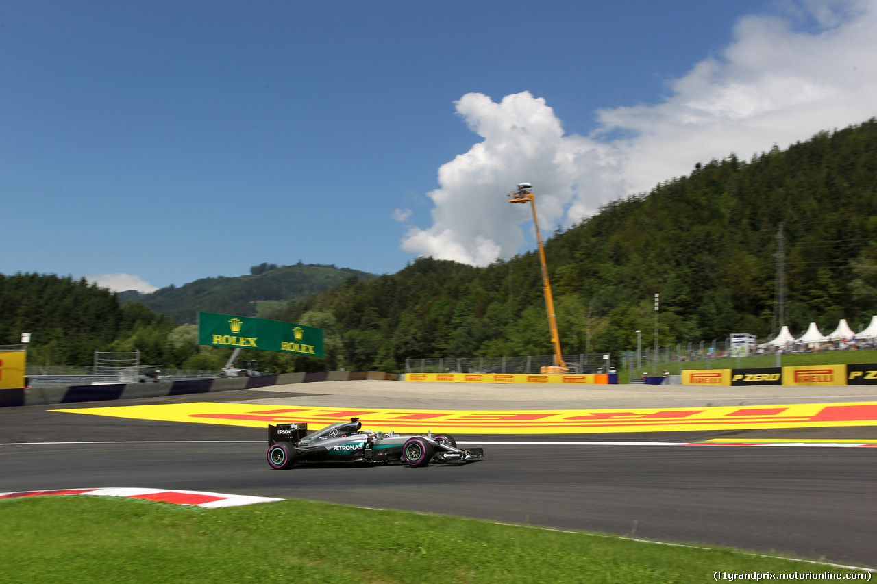 GP AUSTRIA, 01.07.2016 - Prove Libere 1, Lewis Hamilton (GBR) Mercedes AMG F1 W07 Hybrid