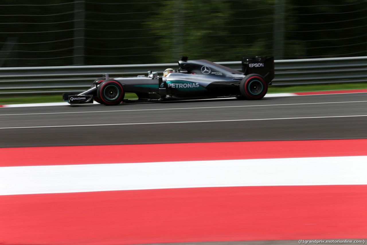 GP AUSTRIA, 01.07.2016 - Prove Libere 1, Lewis Hamilton (GBR) Mercedes AMG F1 W07 Hybrid