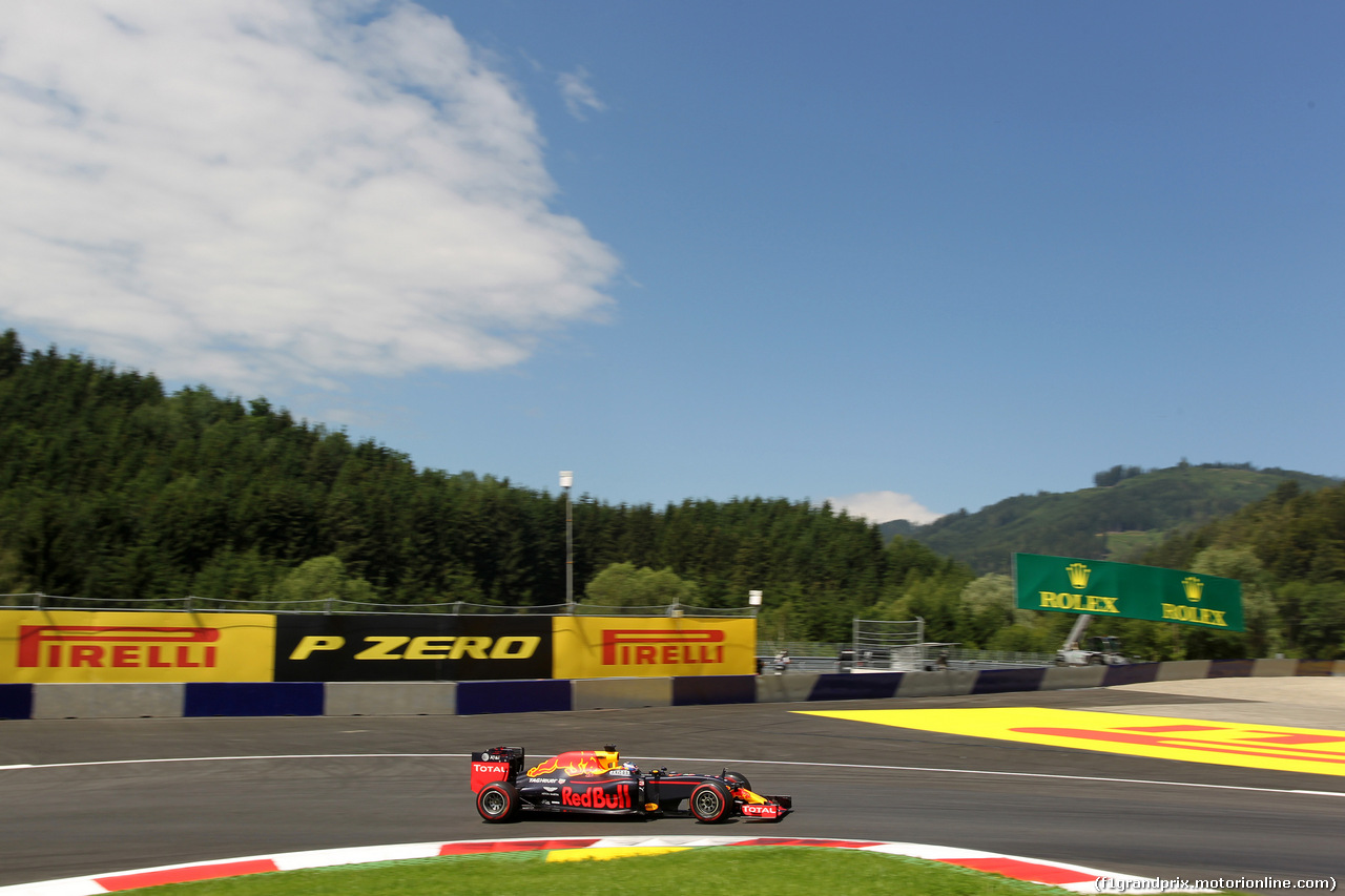 GP AUSTRIA, 01.07.2016 - Prove Libere 1, Daniel Ricciardo (AUS) Red Bull Racing RB12