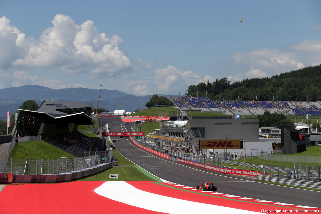 GP AUSTRIA, 01.07.2016 - Prove Libere 1, Daniel Ricciardo (AUS) Red Bull Racing RB12