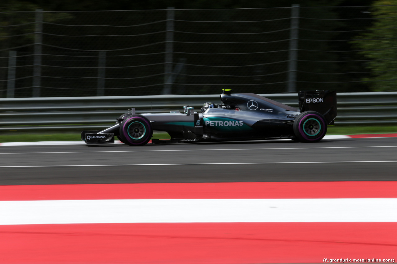 GP AUSTRIA, 01.07.2016 - Prove Libere 1, Nico Rosberg (GER) Mercedes AMG F1 W07 Hybrid