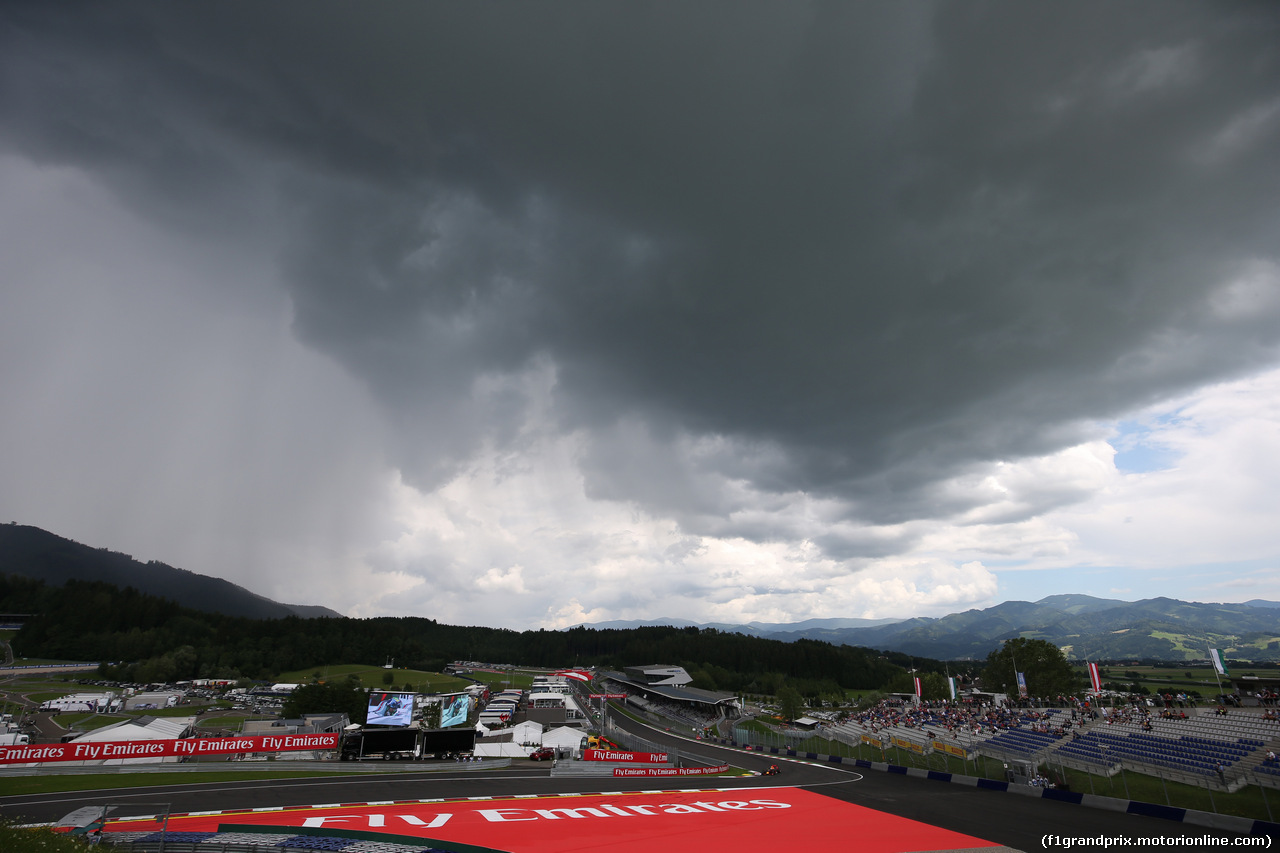 GP AUSTRIA, 01.07.2016 Prove Libere 2, Daniel Ricciardo (AUS) Red Bull Racing RB12