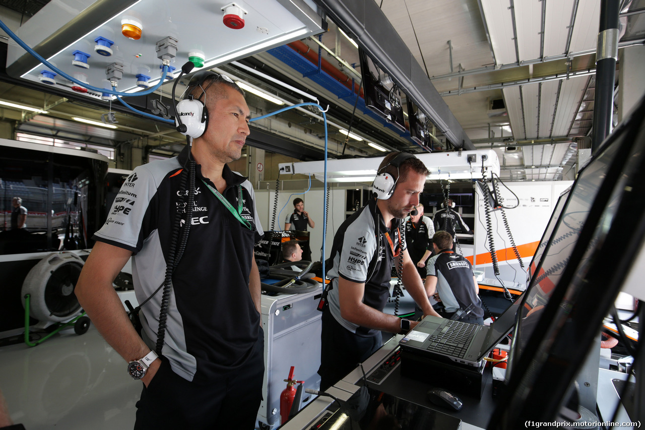 GP AUSTRIA, 01.07.2016 - Prove Libere 1, Force India garage