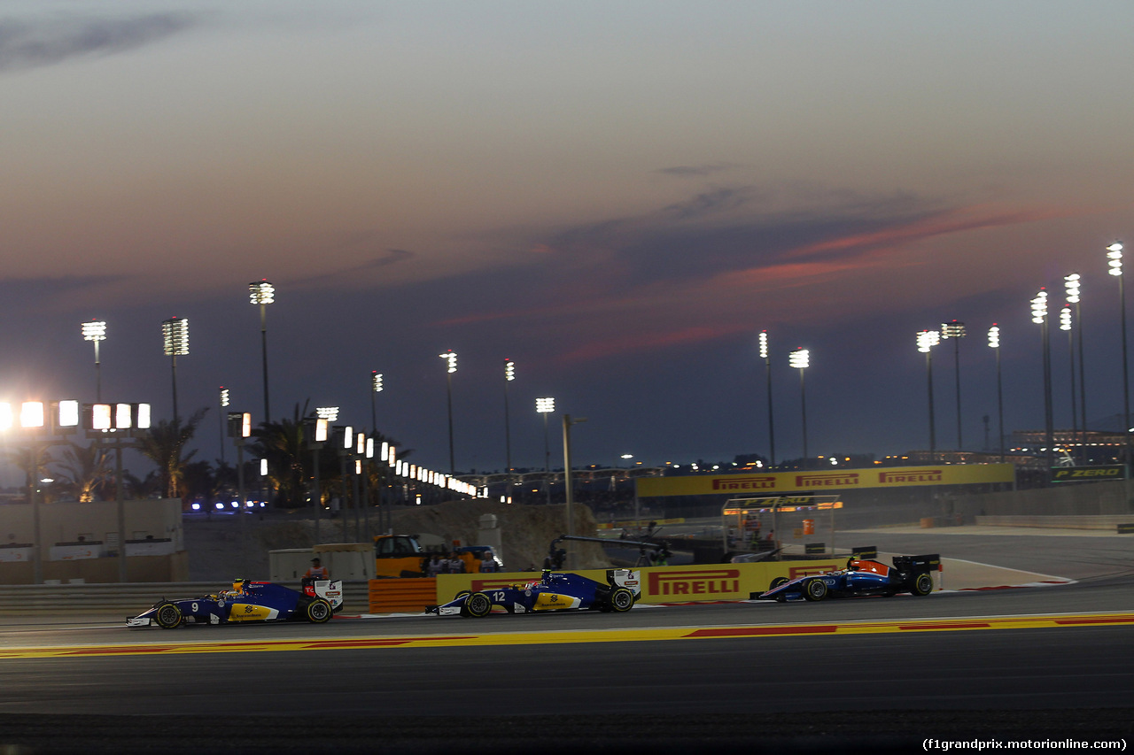 GP BAHRAIN, 03.04.2016 - Gara, Marcus Ericsson (SUE) Sauber C34 e Felipe Nasr (BRA) Sauber C34