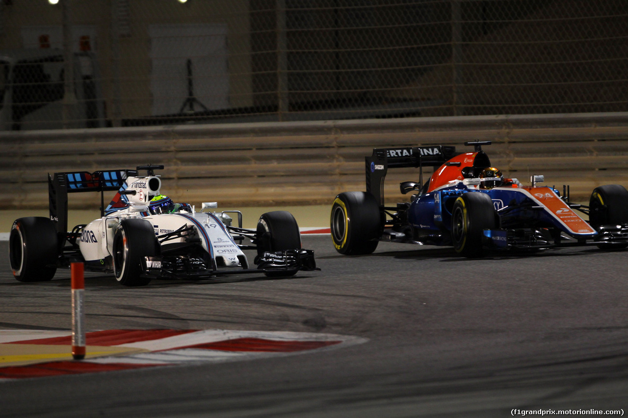 GP BAHRAIN, 03.04.2016 - Gara, Felipe Massa (BRA) Williams FW38 e Pascal Wehrlein (GER) Manor Racing MRT05