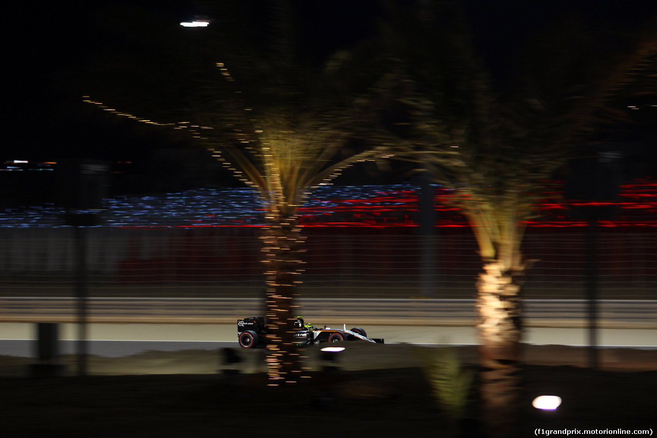 GP BAHRAIN, 03.04.2016 - Gara, Sergio Perez (MEX) Sahara Force India F1 VJM09