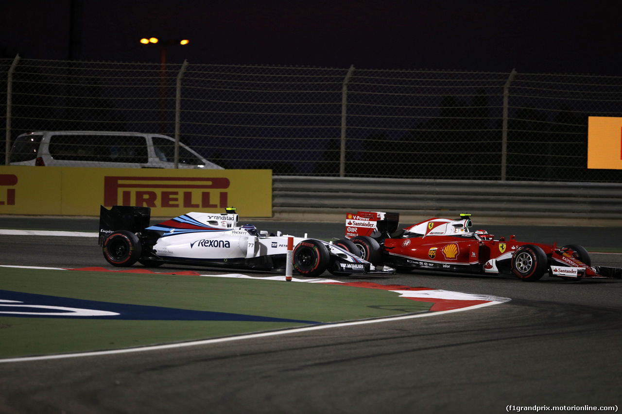 GP BAHRAIN, 03.04.2016 - Gara, Valtteri Bottas (FIN) Williams FW38 e Kimi Raikkonen (FIN) Ferrari SF16-H