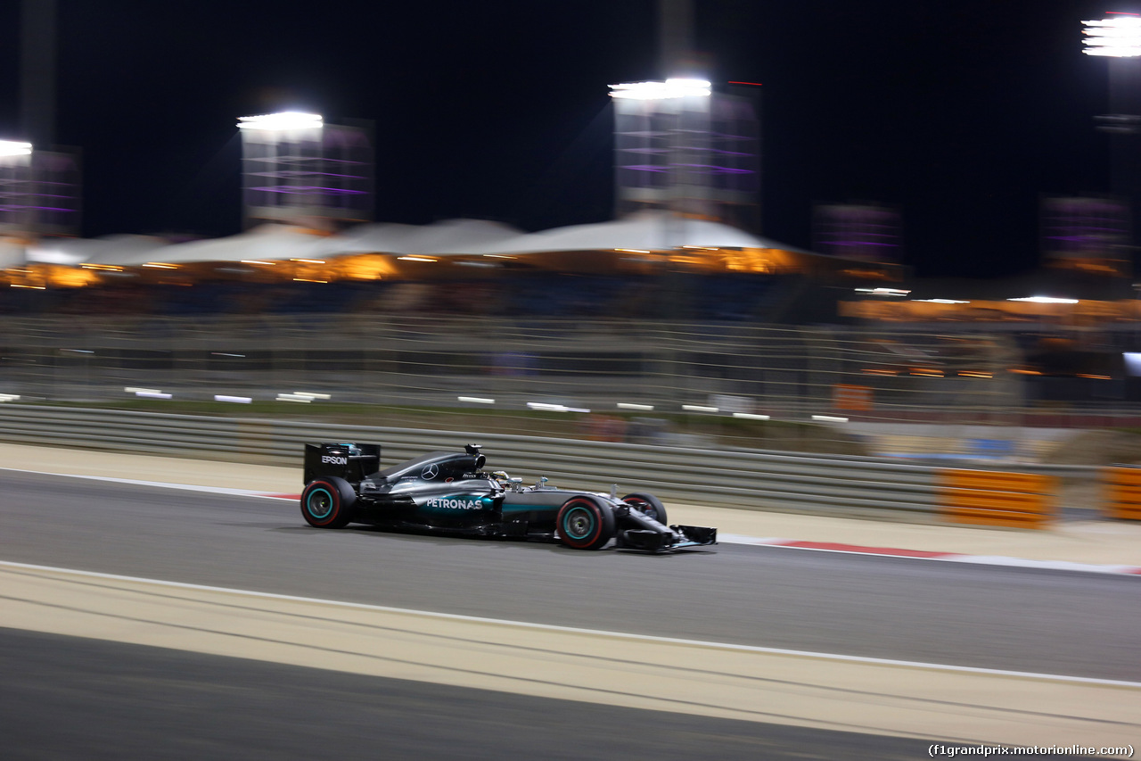 GP BAHRAIN, 03.04.2016 - Gara, Lewis Hamilton (GBR) Mercedes AMG F1 W07 Hybrid