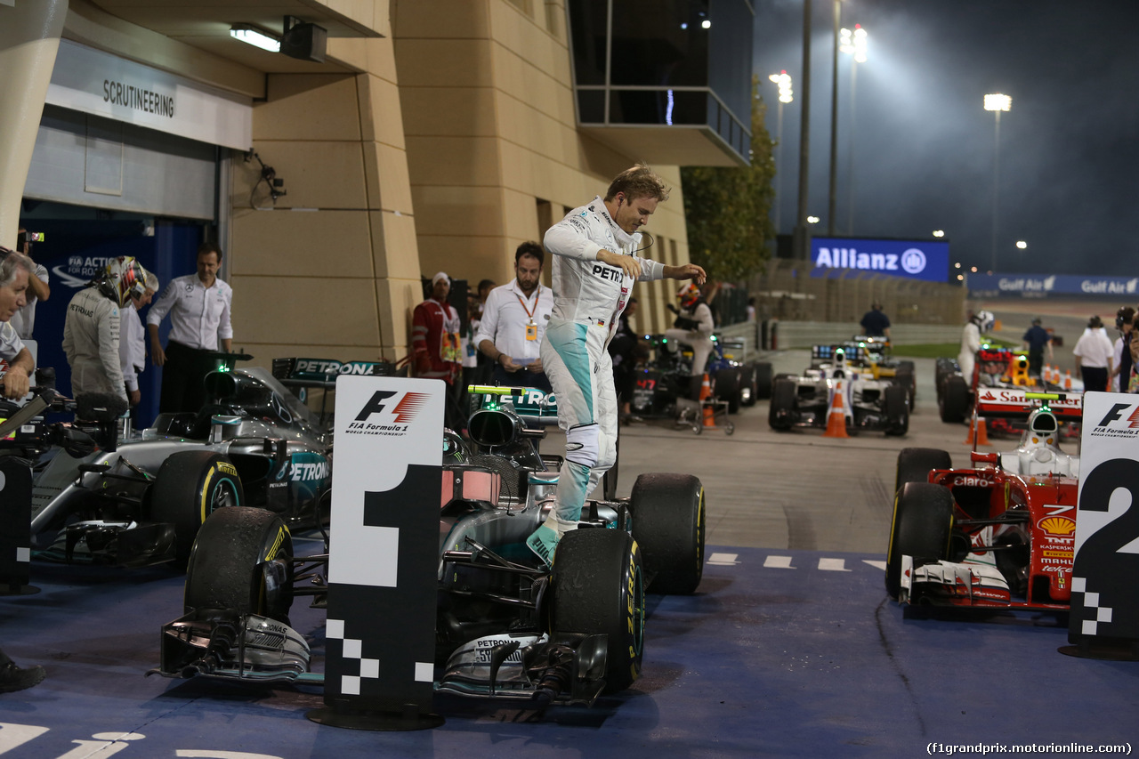 GP BAHRAIN, 03.04.2016 - Gara, Nico Rosberg (GER) Mercedes AMG F1 W07 Hybrid vincitore