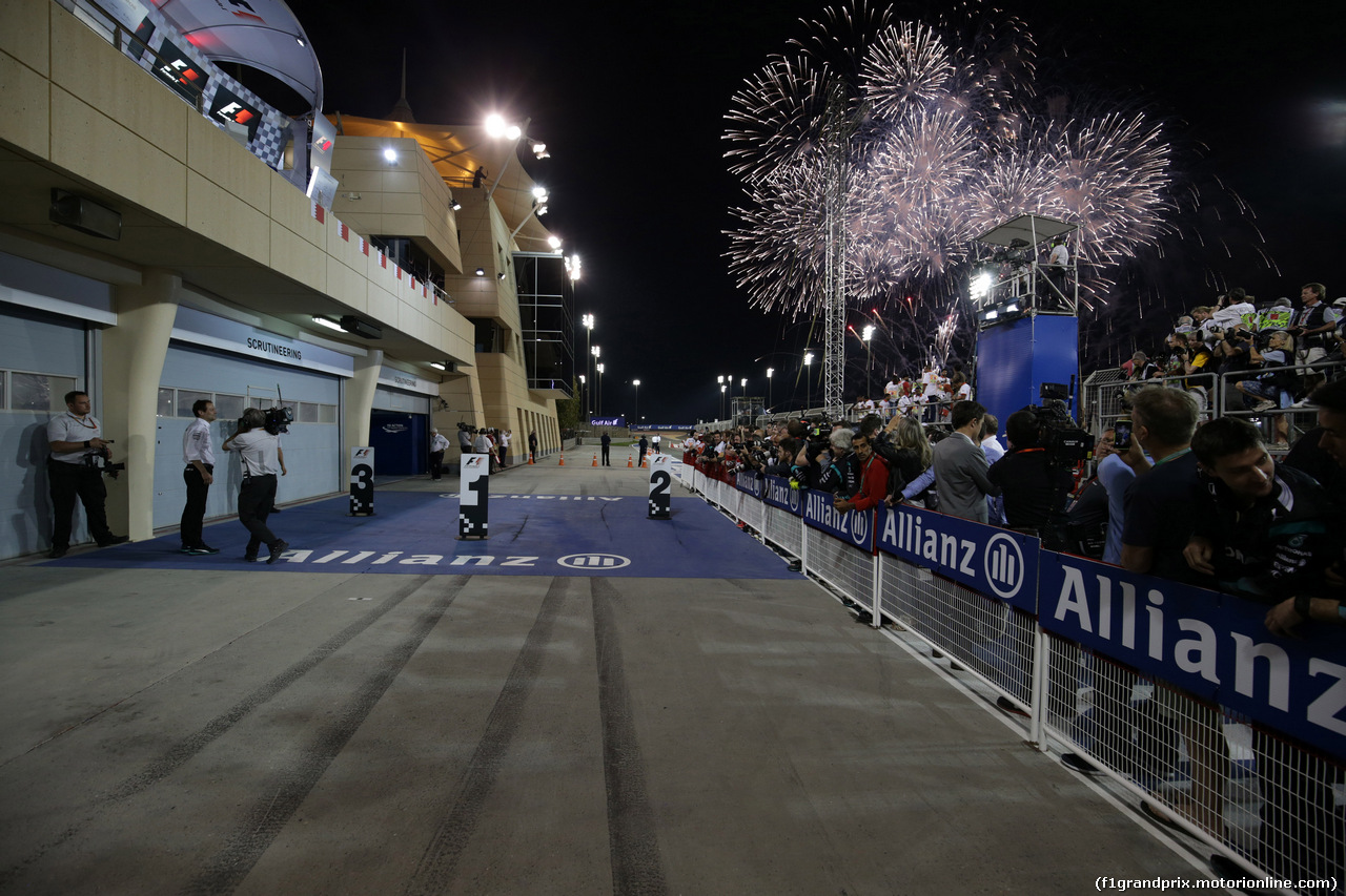 GP BAHRAIN, 03.04.2016 - Gara, Parc fermé e firework