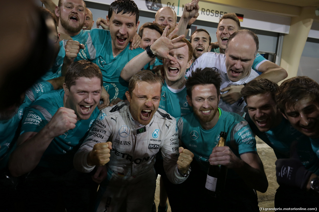 GP BAHRAIN, 03.04.2016 - Gara, Festeggiamenti, Nico Rosberg (GER) Mercedes AMG F1 W07 Hybrid vincitore
