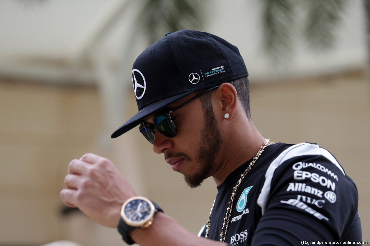 GP BAHRAIN, 31.03.2016 - Lewis Hamilton (GBR) Mercedes AMG F1 W07 Hybrid