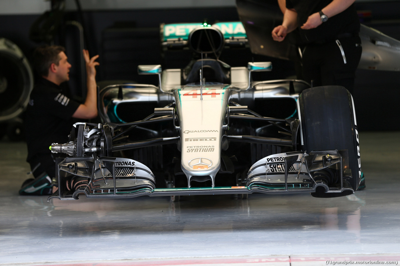 GP BAHRAIN, 31.03.2016 - Lewis Hamilton (GBR) Mercedes AMG F1 W07 Hybrid