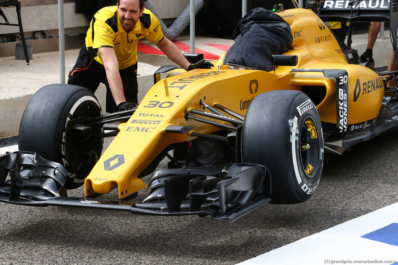 GP BAHRAIN, 31.03.2016 - Jolyon Palmer (GBR) Renault Sport F1 Team RS16