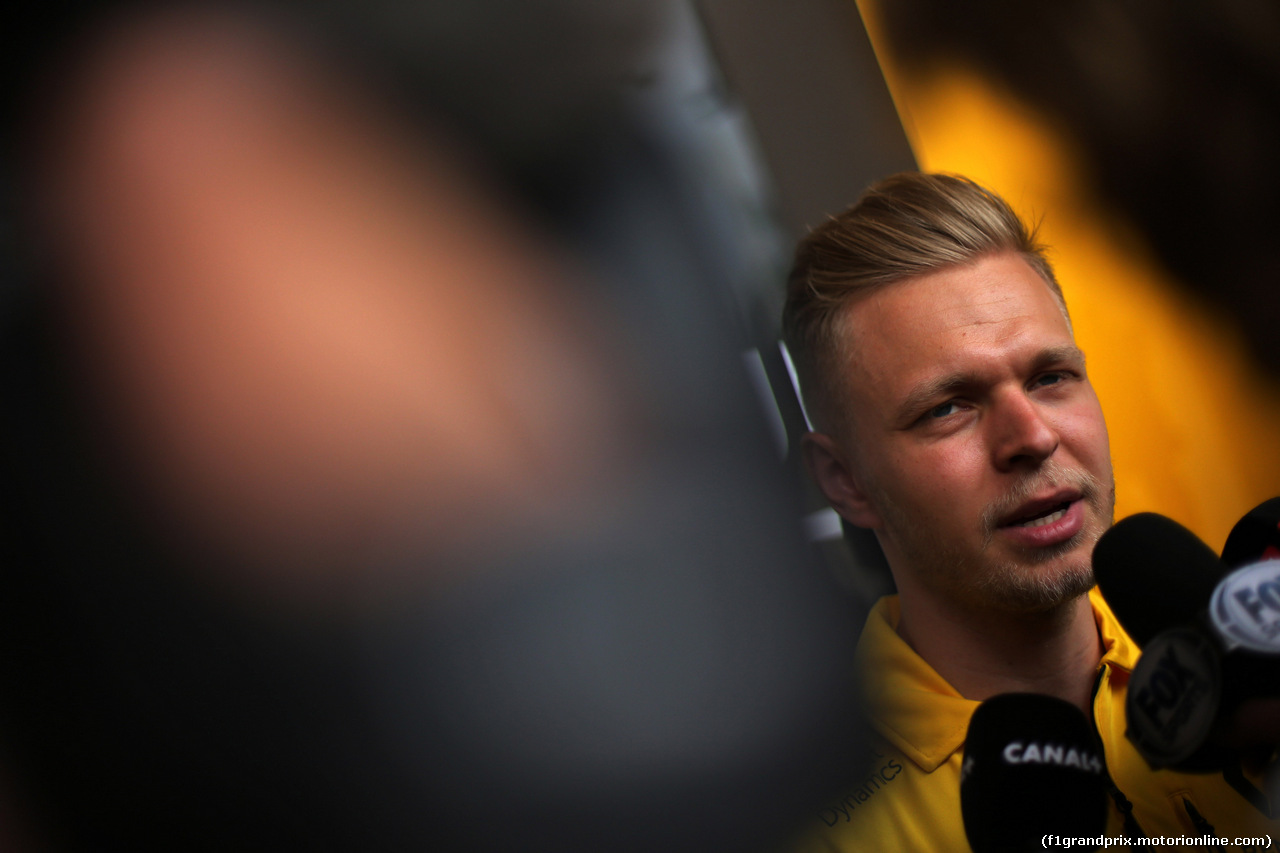 GP BAHRAIN, 31.03.2016 - Kevin Magnussen (DEN) Renault Sport F1 Team RS16