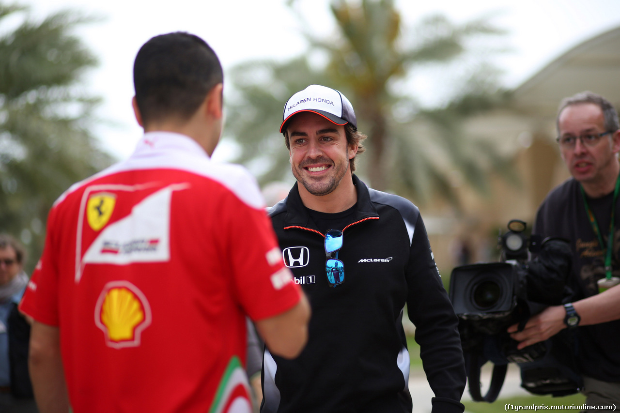 GP BAHRAIN, 31.03.2016 - Fernando Alonso (ESP) McLaren Honda MP4-31