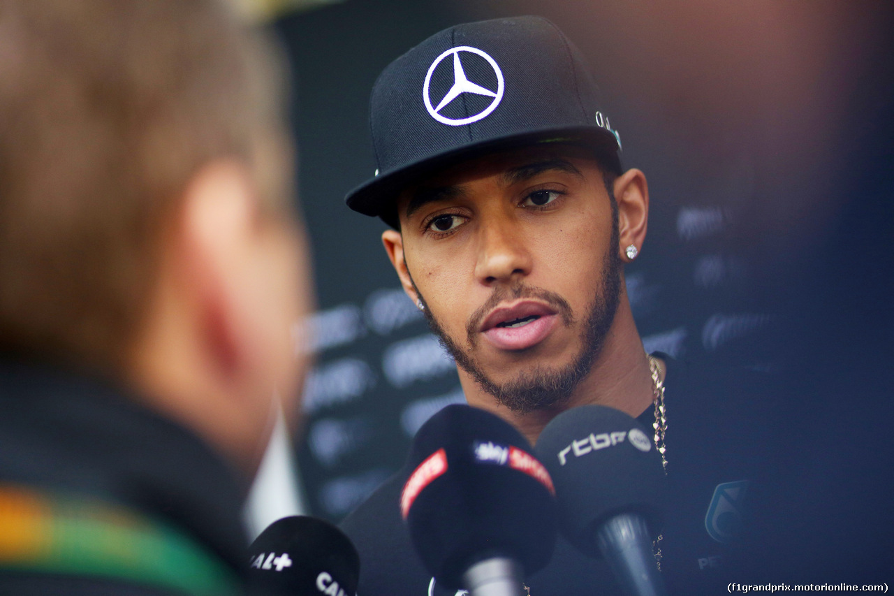 GP BAHRAIN, 31.03.2016 - Lewis Hamilton (GBR) Mercedes AMG F1 W07 Hybrid