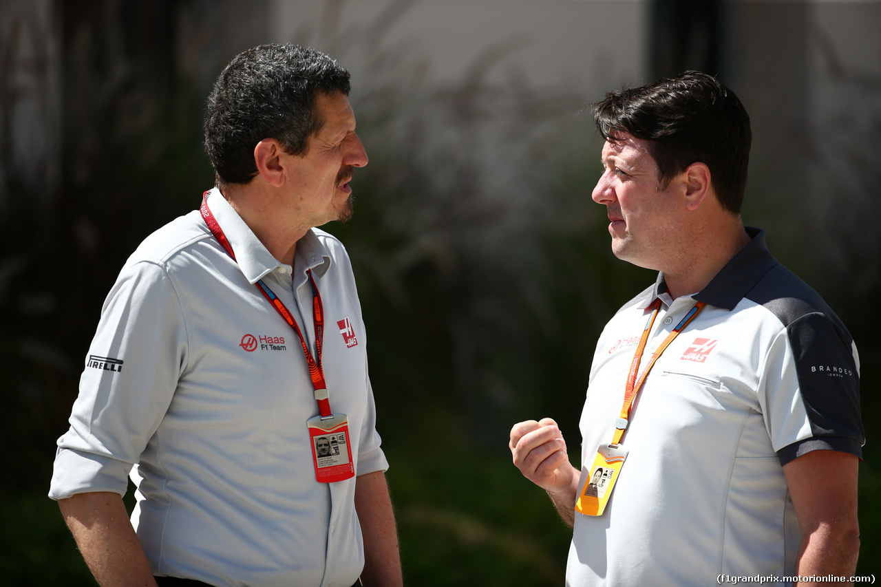 GP BAHRAIN, 02.04.2016 - (L-R) Guenther Steiner (ITA) Haas F1 Team Prinicipal e Dave O'Neill (GBR) Haas F1 Team Team Manager