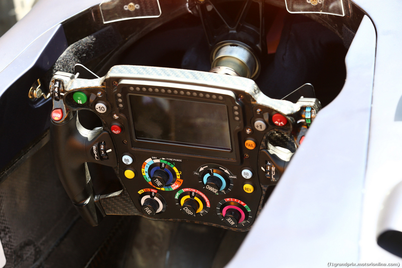 GP BAHRAIN, 02.04.2016 - Red Bull Racing RB12 Steering wheel