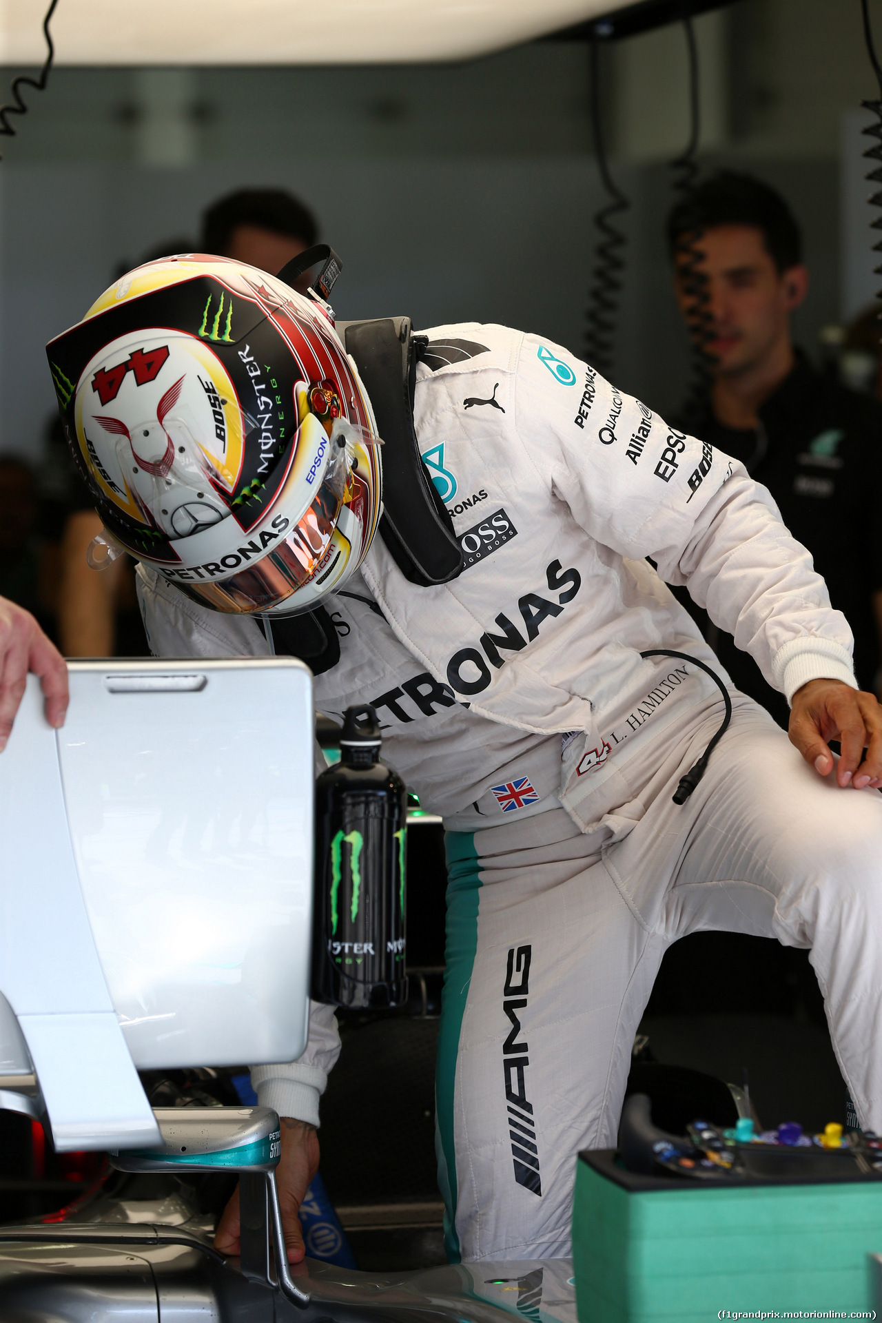 GP BAHRAIN, 02.04.2016 - Prove Libere 3, Lewis Hamilton (GBR) Mercedes AMG F1 W07 Hybrid