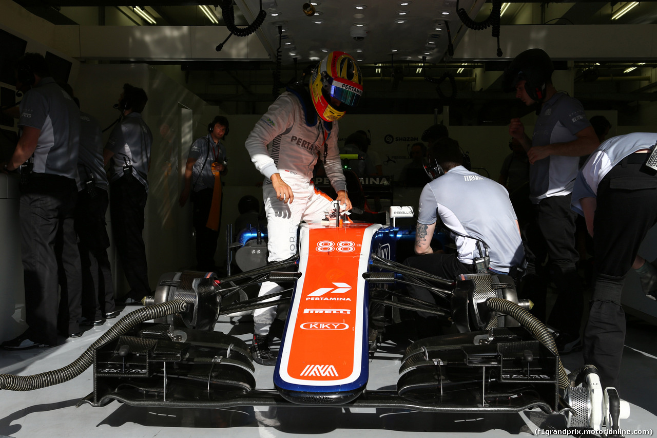 GP BAHRAIN, 02.04.2016 - Prove Libere 3, Rio Haryanto (IND) Manor Racing MRT05